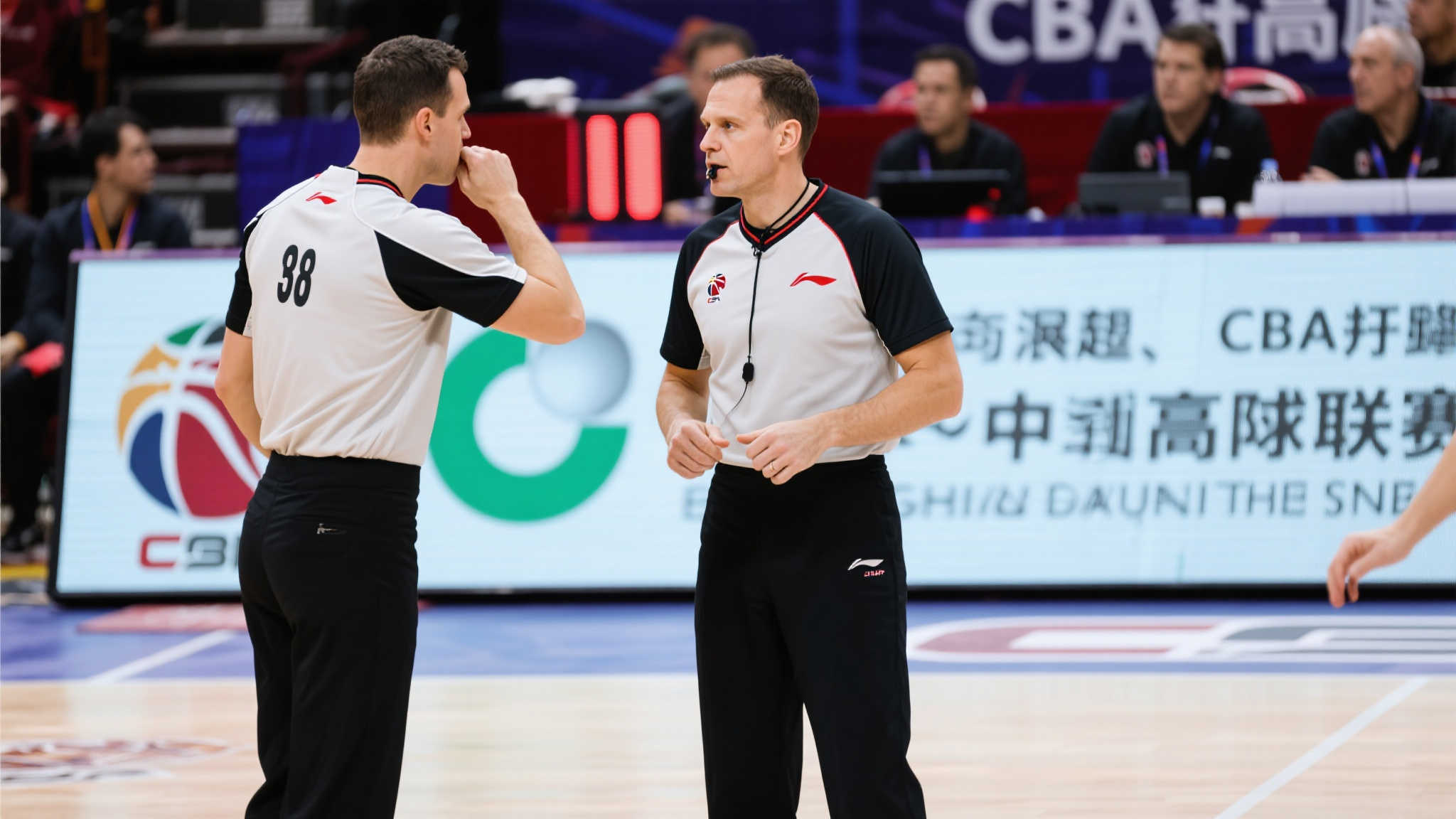 直播吧:CBA季后赛外籍高水平裁判执法或成新趋势 直播吧:CBA季后赛外籍高水平裁判执法或成新趋势